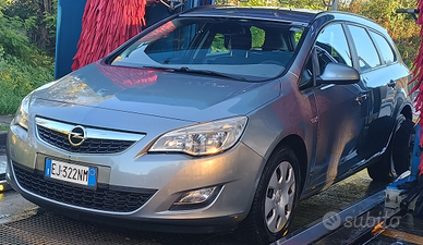 Opel Astra J