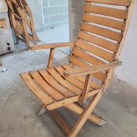 tavolo e sedie in legno da esterno