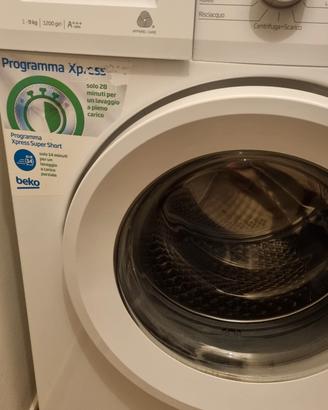 lavatrice BEKO 10 kg (9+1) con motore inverter.