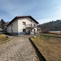 Casa con Giardino a Laste