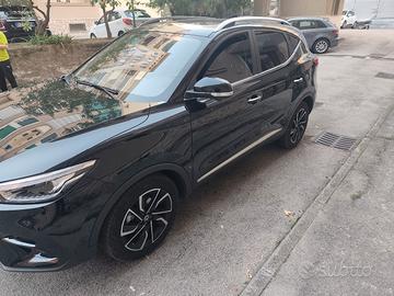 mg zs 2023 1.5 luxury benzina /gpl