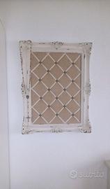 Cornice in legno stile Shabby, interno in tessuto