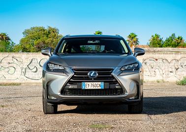 LEXUS NX300h Luxury
