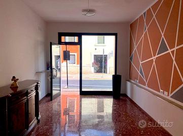 NEGOZIO A VILLAFRANCA DI VERONA