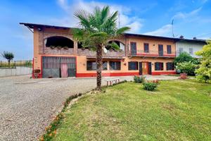 CASA SEMINDIPENDENTE A MONTIGLIO MONFERRATO