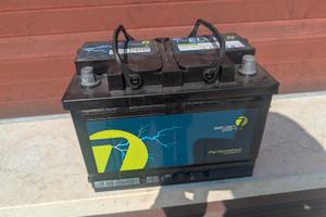 Batteria per automobile,pochi mesi,garanzia.