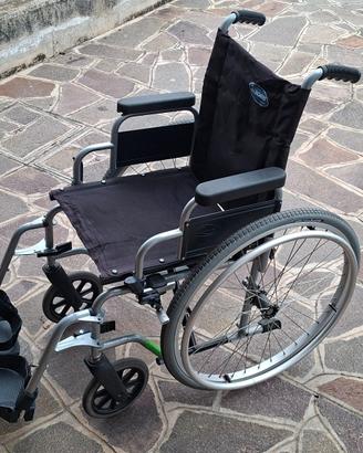 sedia a rotelle pieghevole Invacare