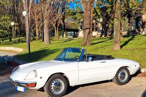 Alfa Romeo Spider Duetto 1750 Osso di Seppia