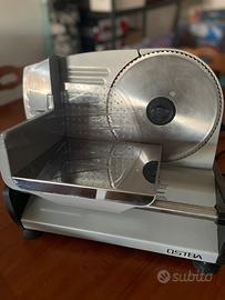 Piccola affettatrice