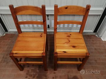 Due sedie in legno massello ciliegio a 50 euro