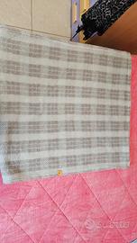 Coperta/Plaid Morbido a Quadri Beige e Bianco