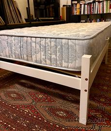 Letto singolo e materasso