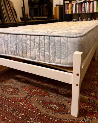 Letto singolo e materasso