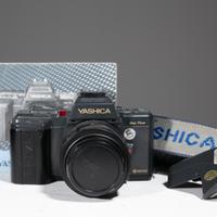 MACCHINA FOTOGRAFICA REFLEX YASHICA 230-AF + ZOOM