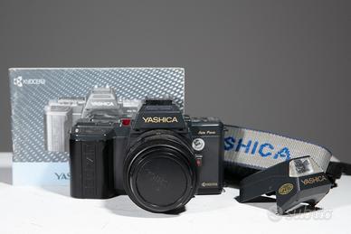 MACCHINA FOTOGRAFICA REFLEX YASHICA 230-AF + ZOOM