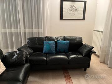 DIVANO in pelle 3 posti colore nero