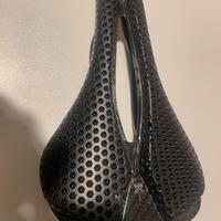 Sella ciclosmo in carbonio da 150 gr circa