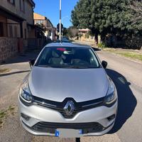 Renault clio duel