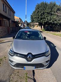 Renault clio duel