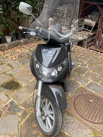 Piaggio 125