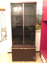 credenza con vetrina