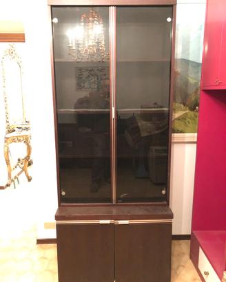 credenza con vetrina