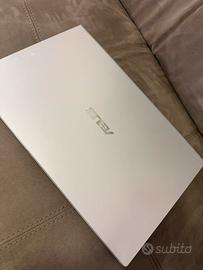 Computer ASUS i7 F509FJ