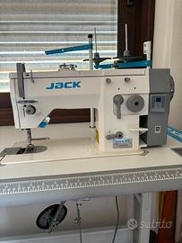 Macchina da cucire industriale