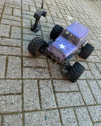 Traxxas emaxx rc model