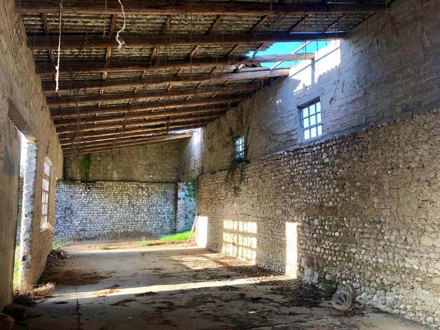 RUSTICO CON TERRENO - Vista 2