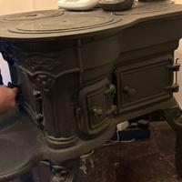 Stufa a legna antica