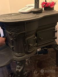 Stufa a legna antica