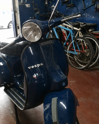 Vespa P 125 X 1978 completamente restaurata – Km 0