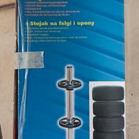 Asta portacerchi auto