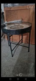 Tavolino con orologio