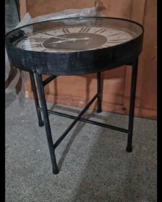 Tavolino con orologio