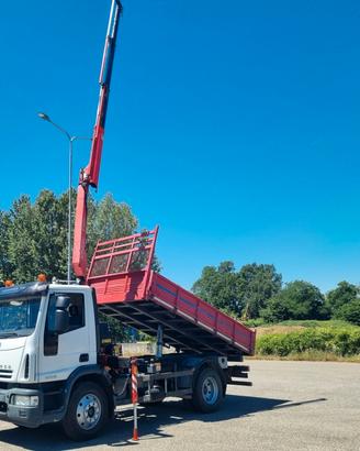 Iveco EUROCARGO 120 E 18 Con GRU FASSI