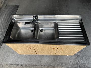 LAVELLO IN INOX CON MOBILE E RUBINETTO
