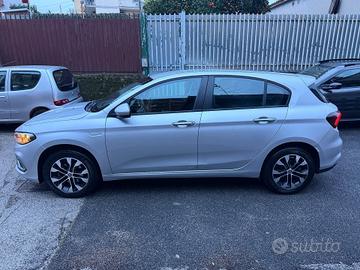 Fiat Tipo 1.5 Hybrid DCT 5 porte Garmin