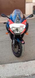 Aprilia rsv 1000
