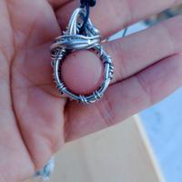 ciondolo con cabochon rosa