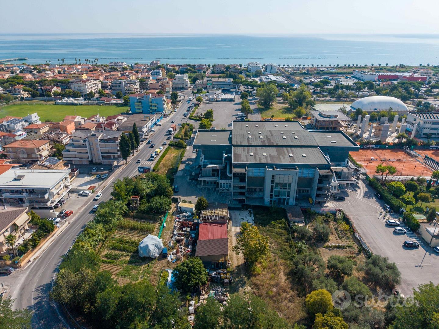 Roseto/Abruzzi - Terreno con annesso - Vista 3