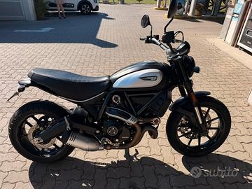 Ducati Scrambler 800 Icon Dark 2022