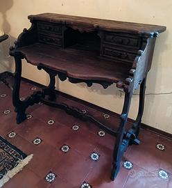 Scrivania antica spagnola in legno stile Gaudi'