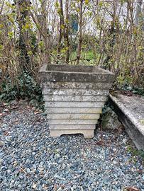 Vasi cemento da giardino vintage