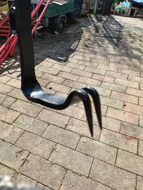 ramponi da arrampicata su piante 