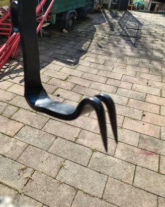 ramponi da arrampicata su piante 