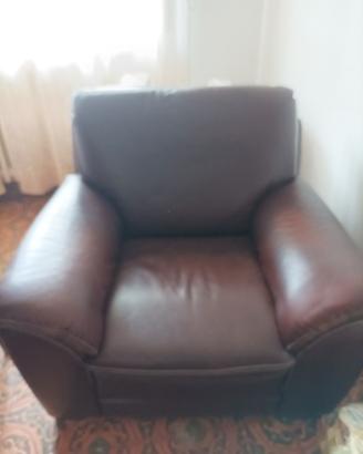 poltrona in pelle marrone