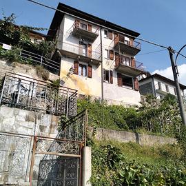 Casa su 3 piani
