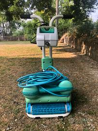 Robot per pulizia piscina